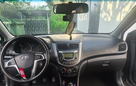 Hyundai Solaris II рестайлинг, 2012 год, 750 000 рублей, 10 фотография