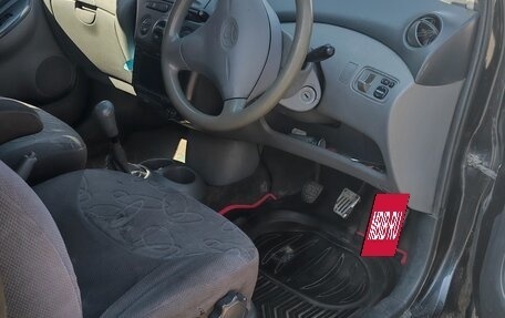 Toyota Vitz, 1999 год, 330 000 рублей, 6 фотография