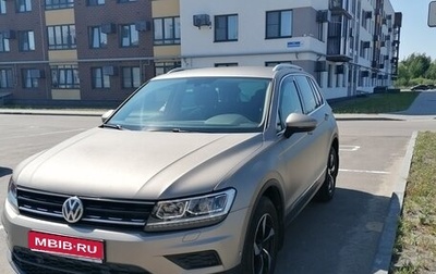 Volkswagen Tiguan II, 2018 год, 2 400 000 рублей, 1 фотография