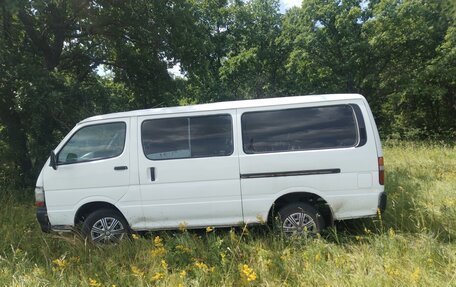 Toyota HiAce H100, 2002 год, 400 000 рублей, 2 фотография