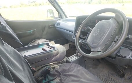 Toyota HiAce H100, 2002 год, 400 000 рублей, 7 фотография