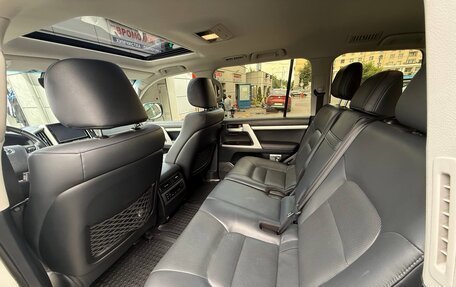 Toyota Land Cruiser 200, 2020 год, 12 800 000 рублей, 7 фотография