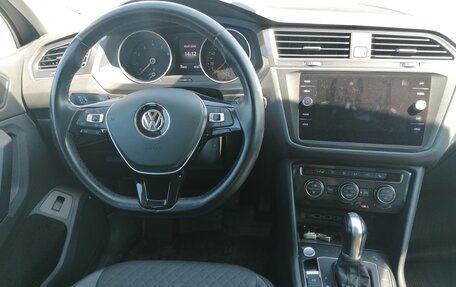 Volkswagen Tiguan II, 2018 год, 2 400 000 рублей, 6 фотография