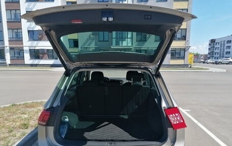 Volkswagen Tiguan II, 2018 год, 2 400 000 рублей, 5 фотография