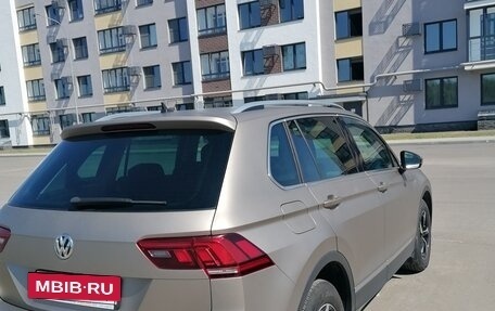 Volkswagen Tiguan II, 2018 год, 2 400 000 рублей, 3 фотография