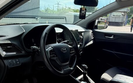 Hyundai Solaris II рестайлинг, 2021 год, 1 350 000 рублей, 5 фотография