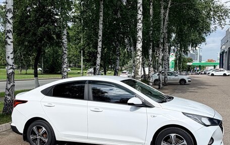 Hyundai Solaris II рестайлинг, 2021 год, 1 350 000 рублей, 3 фотография
