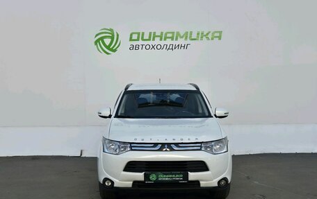 Mitsubishi Outlander III рестайлинг 3, 2013 год, 985 000 рублей, 2 фотография