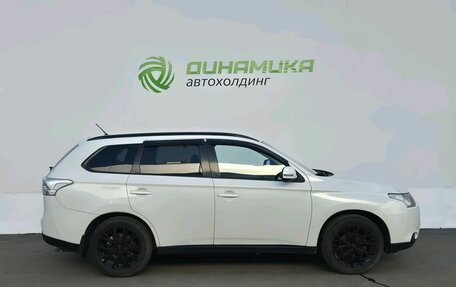 Mitsubishi Outlander III рестайлинг 3, 2013 год, 985 000 рублей, 4 фотография