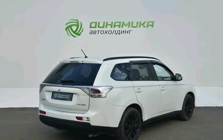 Mitsubishi Outlander III рестайлинг 3, 2013 год, 985 000 рублей, 5 фотография