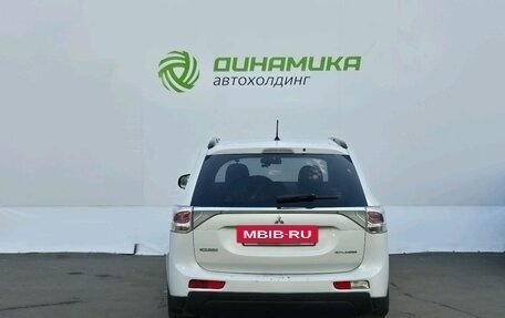 Mitsubishi Outlander III рестайлинг 3, 2013 год, 985 000 рублей, 6 фотография