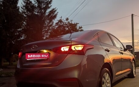 Hyundai Solaris II рестайлинг, 2018 год, 1 300 000 рублей, 2 фотография