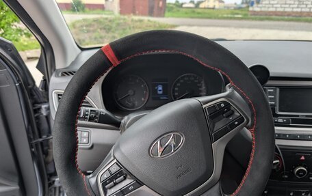Hyundai Solaris II рестайлинг, 2018 год, 1 300 000 рублей, 12 фотография