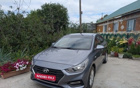 Hyundai Solaris II рестайлинг, 2018 год, 1 300 000 рублей, 5 фотография