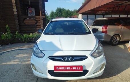 Hyundai Solaris II рестайлинг, 2012 год, 750 000 рублей, 1 фотография