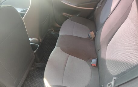 Hyundai Solaris II рестайлинг, 2012 год, 750 000 рублей, 11 фотография