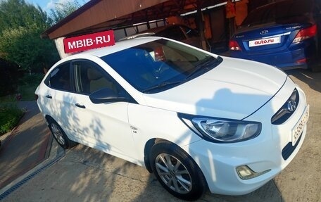 Hyundai Solaris II рестайлинг, 2012 год, 750 000 рублей, 4 фотография