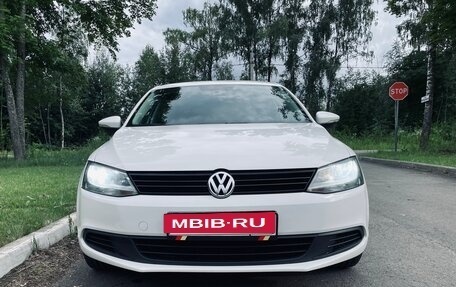 Volkswagen Jetta VI, 2014 год, 1 200 000 рублей, 2 фотография