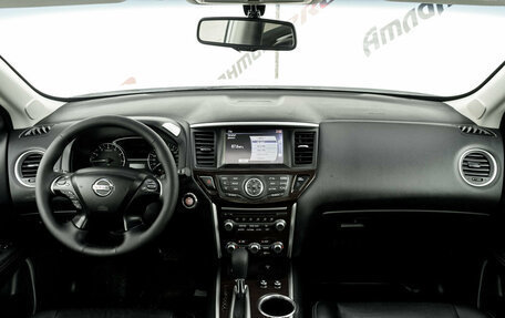 Nissan Pathfinder, 2016 год, 1 800 000 рублей, 11 фотография