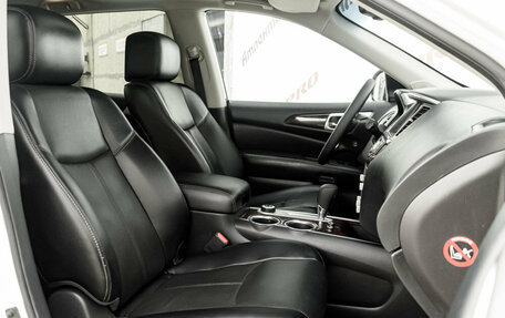 Nissan Pathfinder, 2016 год, 1 800 000 рублей, 12 фотография
