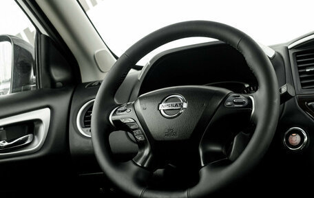 Nissan Pathfinder, 2016 год, 1 800 000 рублей, 13 фотография