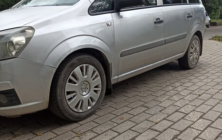 Opel Zafira B, 2007 год, 325 000 рублей, 1 фотография