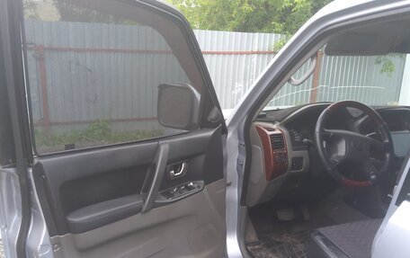Mitsubishi Pajero III рестайлинг, 2006 год, 950 000 рублей, 20 фотография