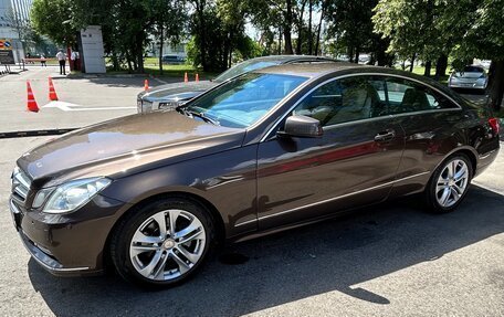 Mercedes-Benz E-Класс, 2013 год, 3 100 000 рублей, 1 фотография