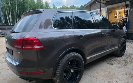 Volkswagen Touareg III, 2010 год, 1 800 000 рублей, 4 фотография