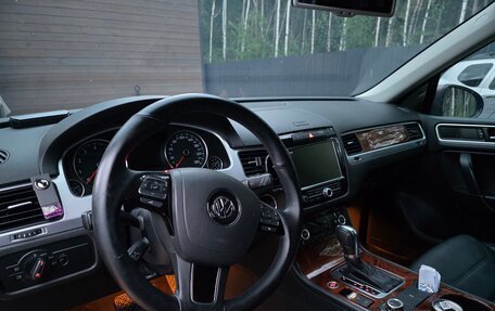 Volkswagen Touareg III, 2010 год, 1 800 000 рублей, 10 фотография