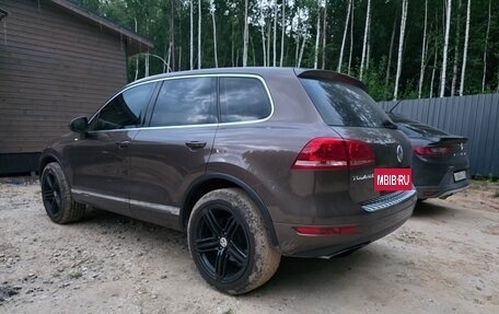 Volkswagen Touareg III, 2010 год, 1 800 000 рублей, 3 фотография