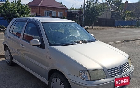 Volkswagen Polo III рестайлинг, 2000 год, 350 000 рублей, 3 фотография