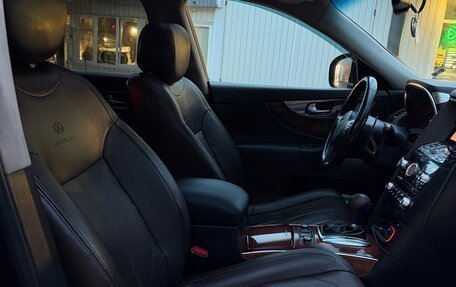 Infiniti FX II, 2010 год, 1 450 000 рублей, 10 фотография