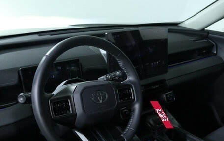Toyota RAV4, 2026 год, 4 100 000 рублей, 14 фотография
