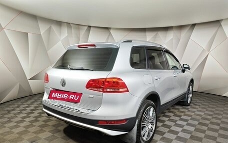 Volkswagen Touareg III, 2011 год, 1 563 000 рублей, 2 фотография