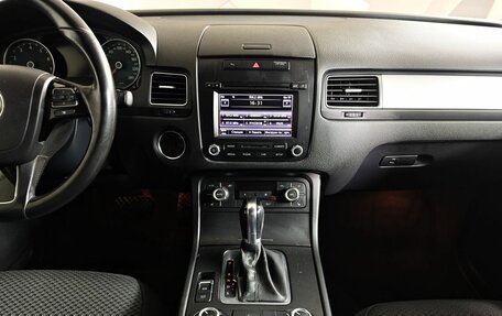 Volkswagen Touareg III, 2011 год, 1 563 000 рублей, 15 фотография