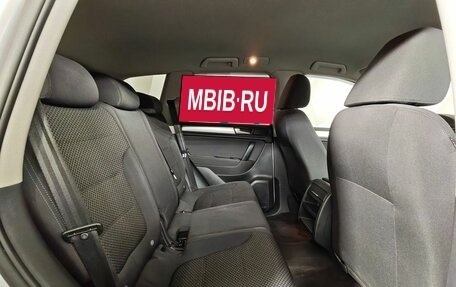 Volkswagen Touareg III, 2011 год, 1 563 000 рублей, 16 фотография