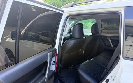 Toyota Land Cruiser Prado 150 рестайлинг 2, 2016 год, 3 550 000 рублей, 12 фотография