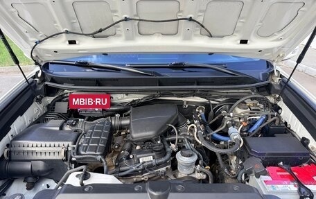 Toyota Land Cruiser Prado 150 рестайлинг 2, 2016 год, 3 550 000 рублей, 6 фотография