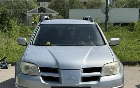 Mitsubishi Outlander III рестайлинг 3, 2005 год, 665 000 рублей, 1 фотография