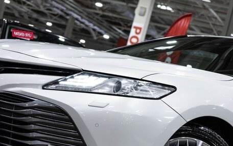 Toyota Camry, 2020 год, 3 179 000 рублей, 2 фотография