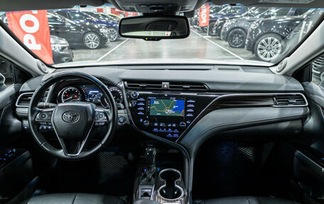 Toyota Camry, 2020 год, 3 179 000 рублей, 12 фотография