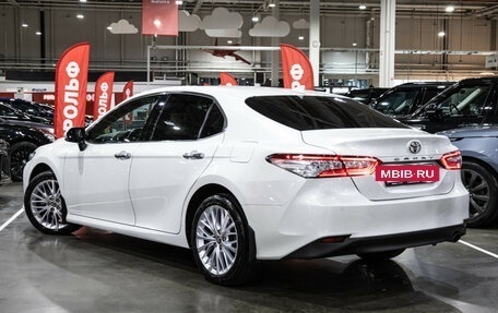 Toyota Camry, 2020 год, 3 179 000 рублей, 10 фотография
