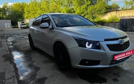 Chevrolet Cruze II, 2012 год, 600 000 рублей, 3 фотография