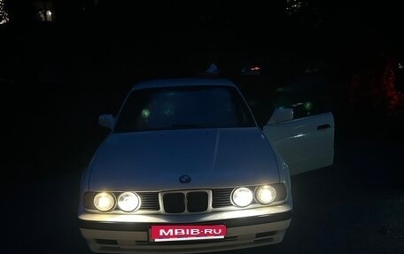 BMW 5 серия, 1990 год, 300 000 рублей, 1 фотография