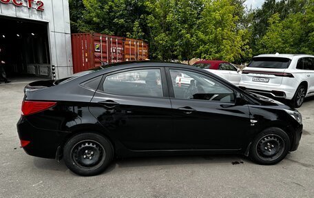 Hyundai Solaris II рестайлинг, 2016 год, 1 000 000 рублей, 4 фотография