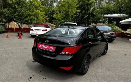 Hyundai Solaris II рестайлинг, 2016 год, 1 000 000 рублей, 3 фотография