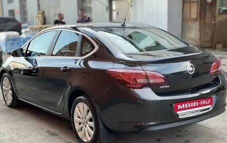Opel Astra J, 2014 год, 1 050 000 рублей, 2 фотография