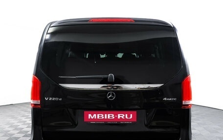 Mercedes-Benz V-Класс, 2018 год, 3 400 000 рублей, 7 фотография