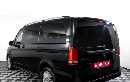 Mercedes-Benz V-Класс, 2018 год, 3 400 000 рублей, 8 фотография